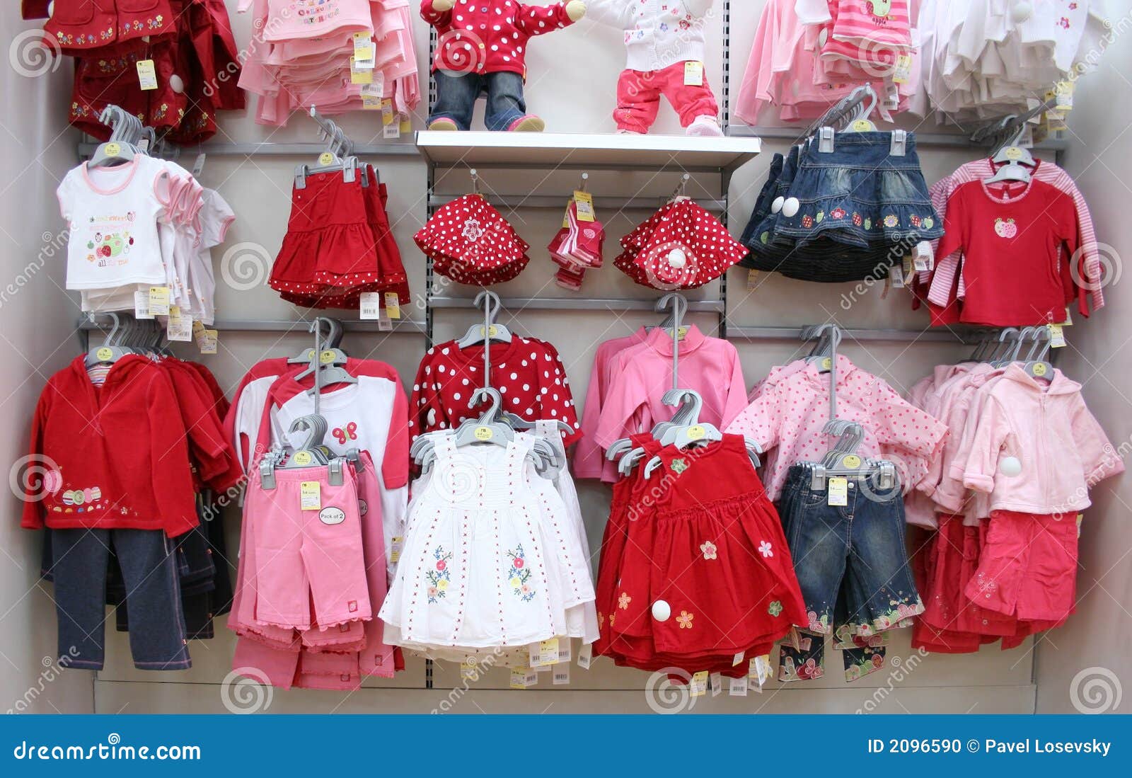 De Kleren Van Babys Winkel Stock Foto - Image of baby, 2096590