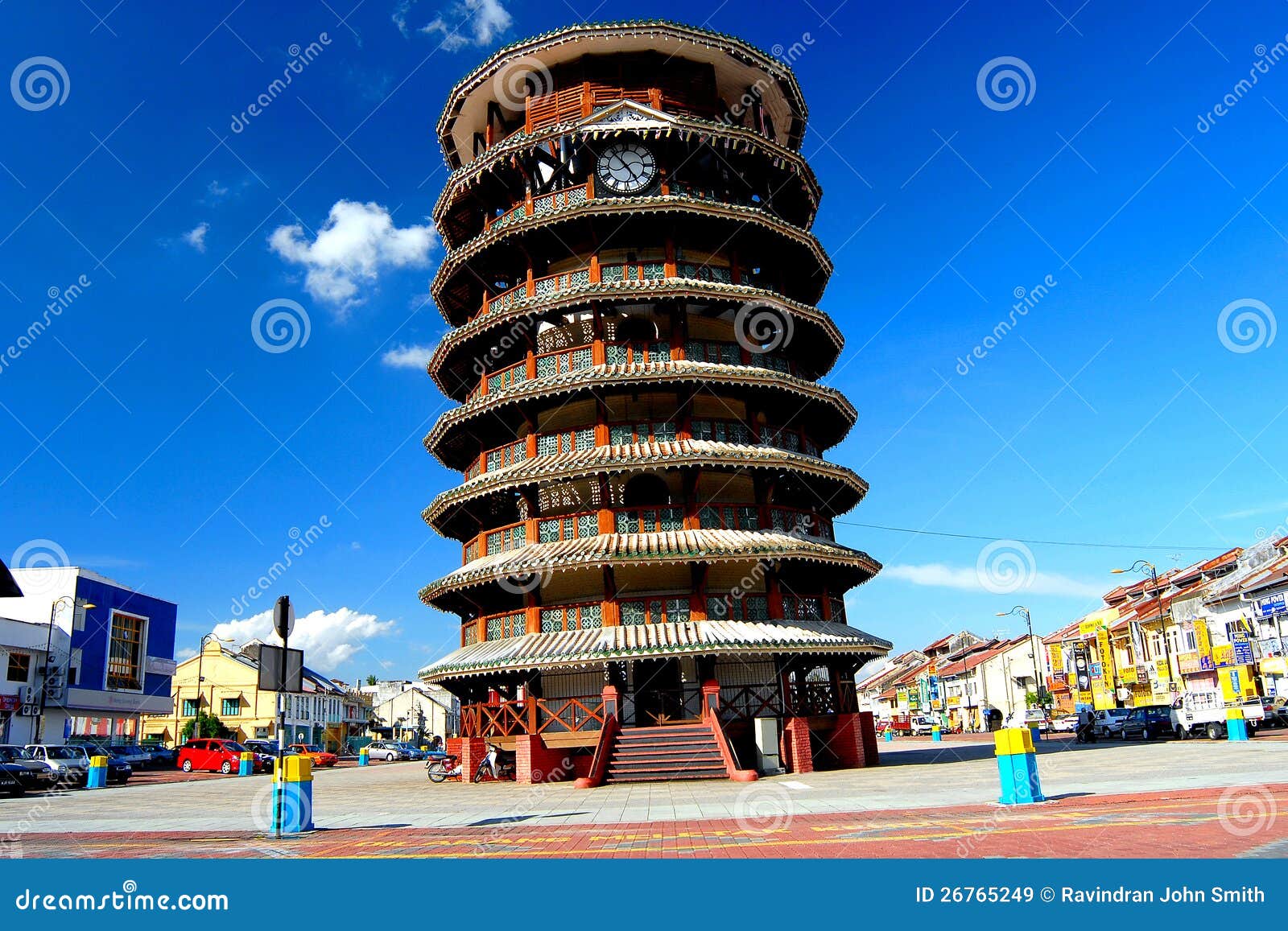 De Leunende Toren Van Teluk Intan Redactionele Stock Afbeelding - Image