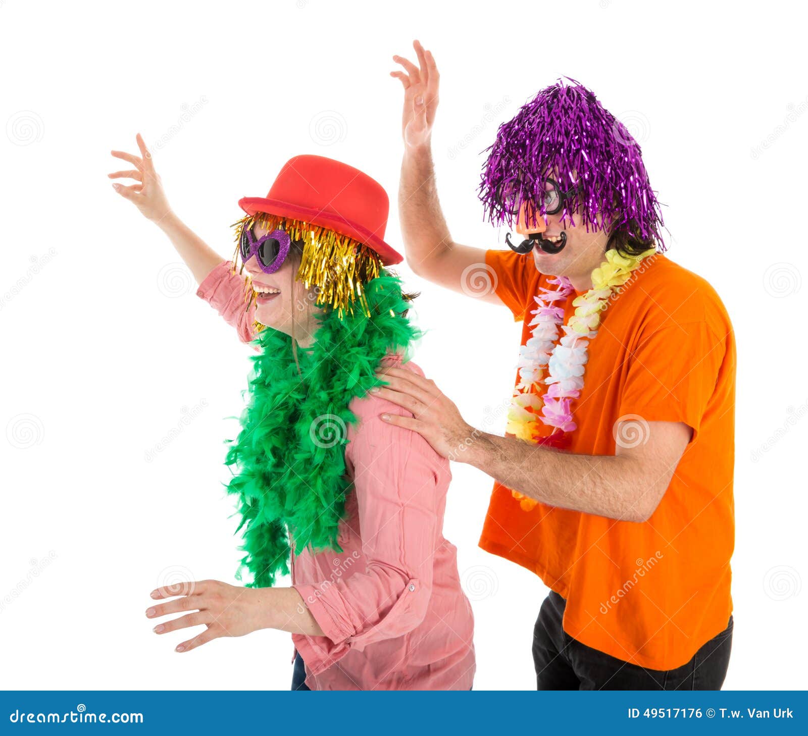 De Man En De Vrouw Kleedden in Carnaval-kostuums Die Een Polonaise Dansen Stock Foto - Image of groen, kostuum: