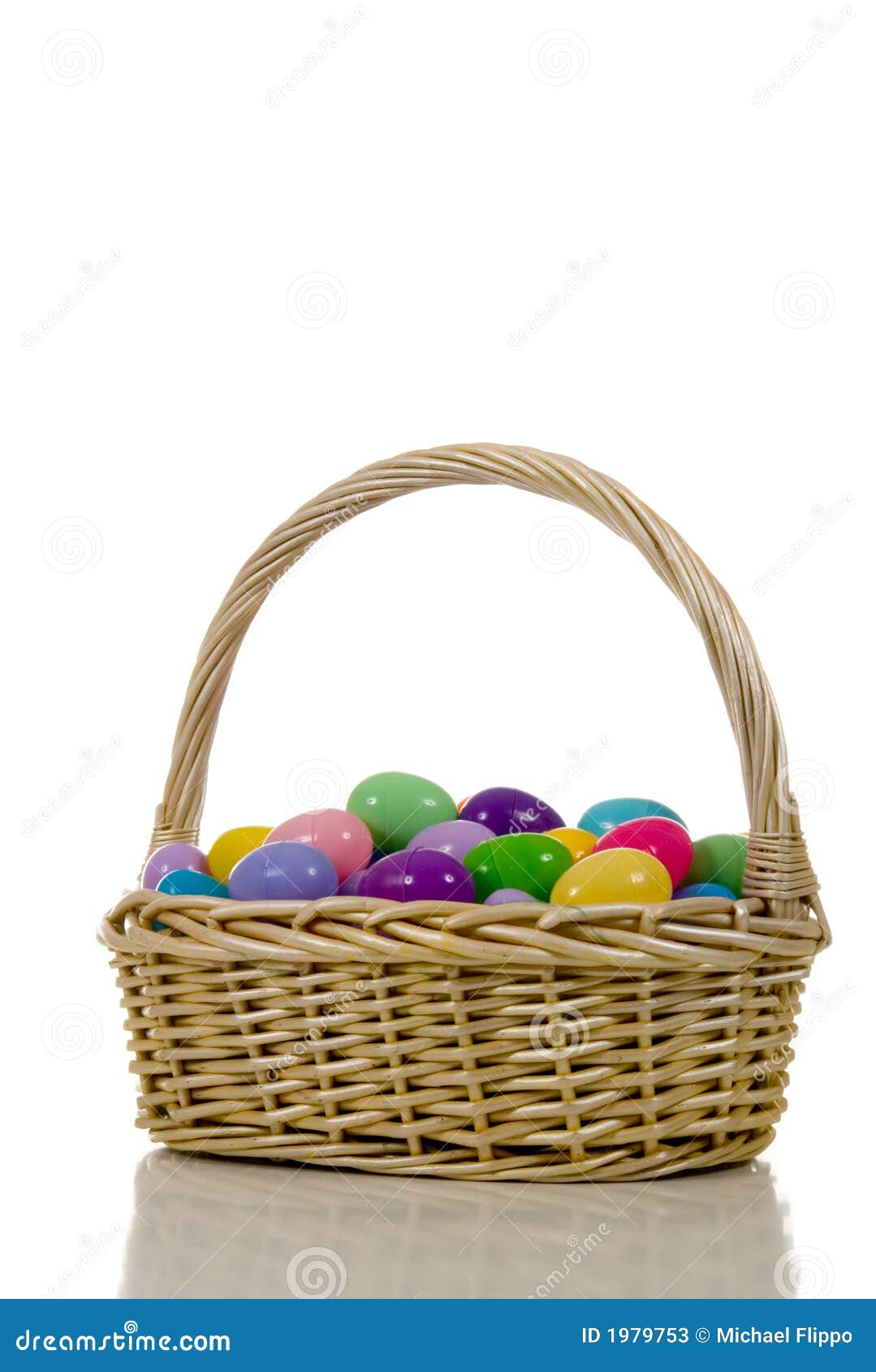 Land van staatsburgerschap niemand Ontdooien, ontdooien, vorst ontdooien De Mand Van Het Paasei Met Plastic Multicolored Eieren Stock Afbeelding -  Image of symbool, kleuren: 1979753