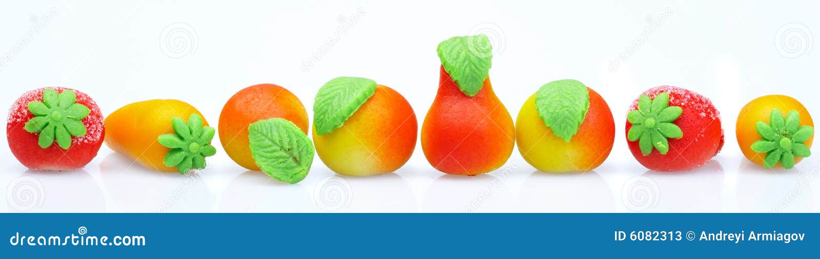 Proberen gevechten Vaderlijk De Marsepein Van Snoepjes. in De Vorm Van Fruit Stock Afbeelding - Image of  marsepein, zoetheid: 6082313