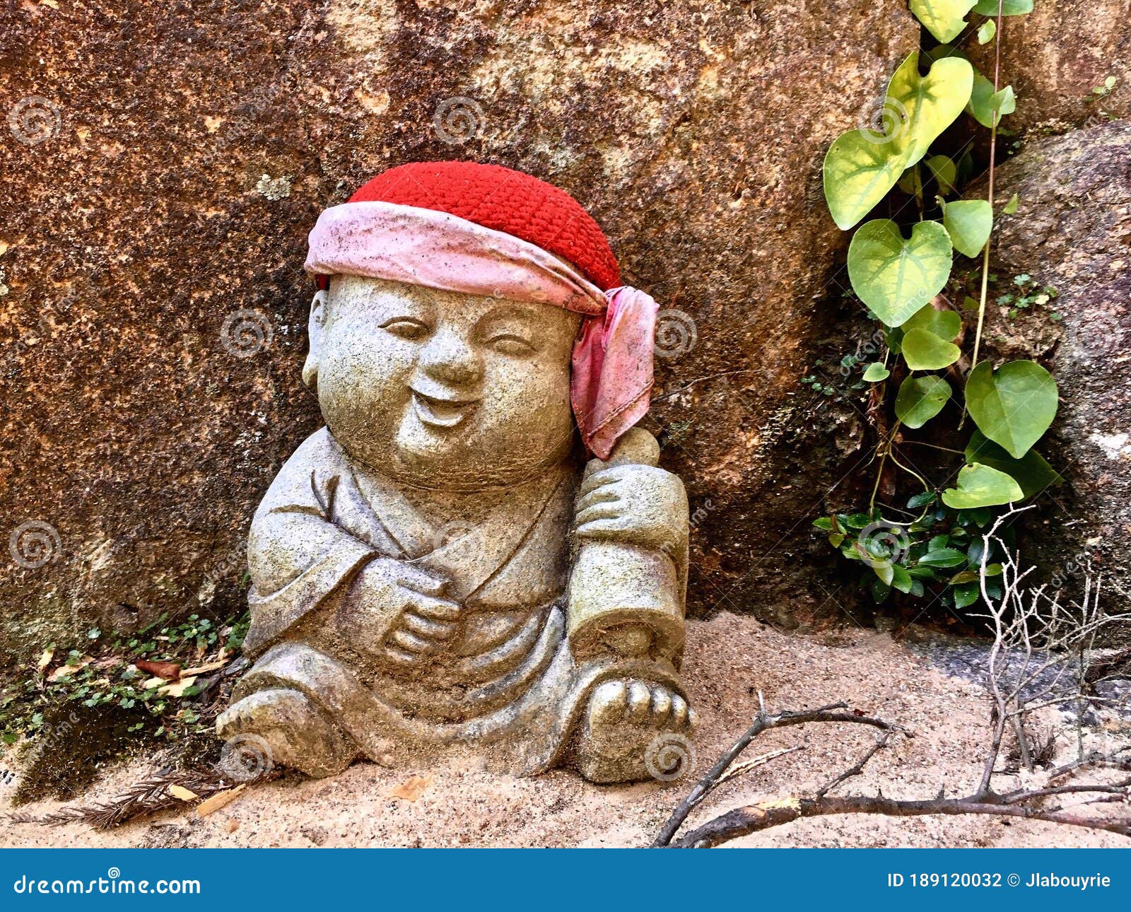 De Miyajima Daishoin Statue De Jizo Photo stock Image du statue