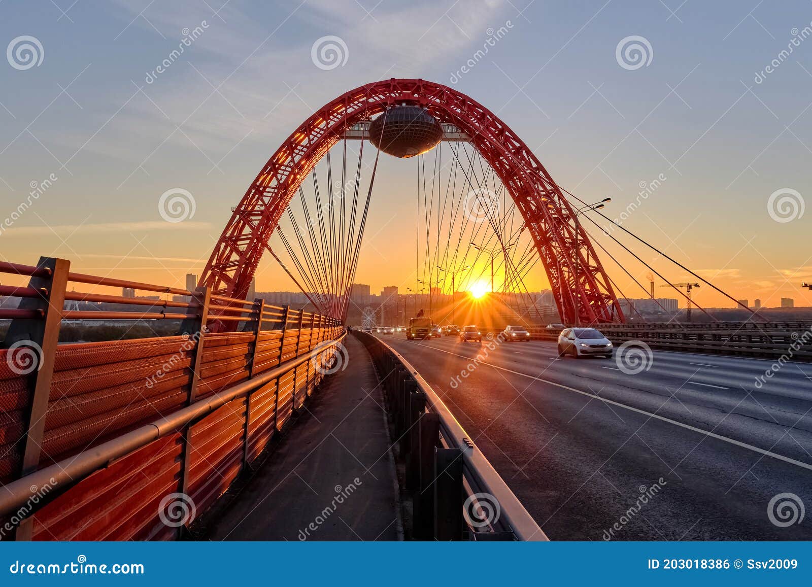 5 De Noviembre De 2018 : Pintoresco Puente Al Atardecer Foto editorial Imagen de sunset, tarde: 203018386