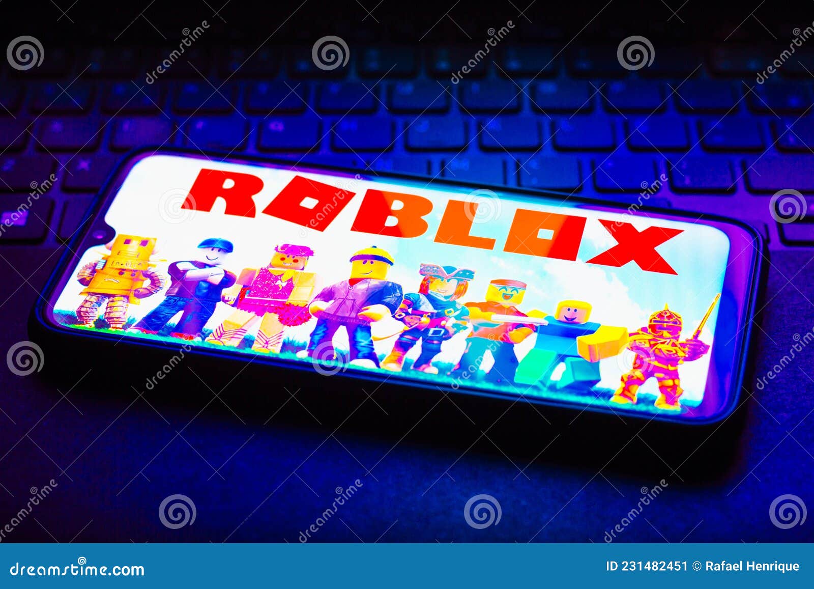 7 De Octubre De 2021 Brasil. En Esta Foto Ilustración El Logo De Roblox  Visto En Un Smartphone Foto editorial - Imagen de existencias, social:  231482451