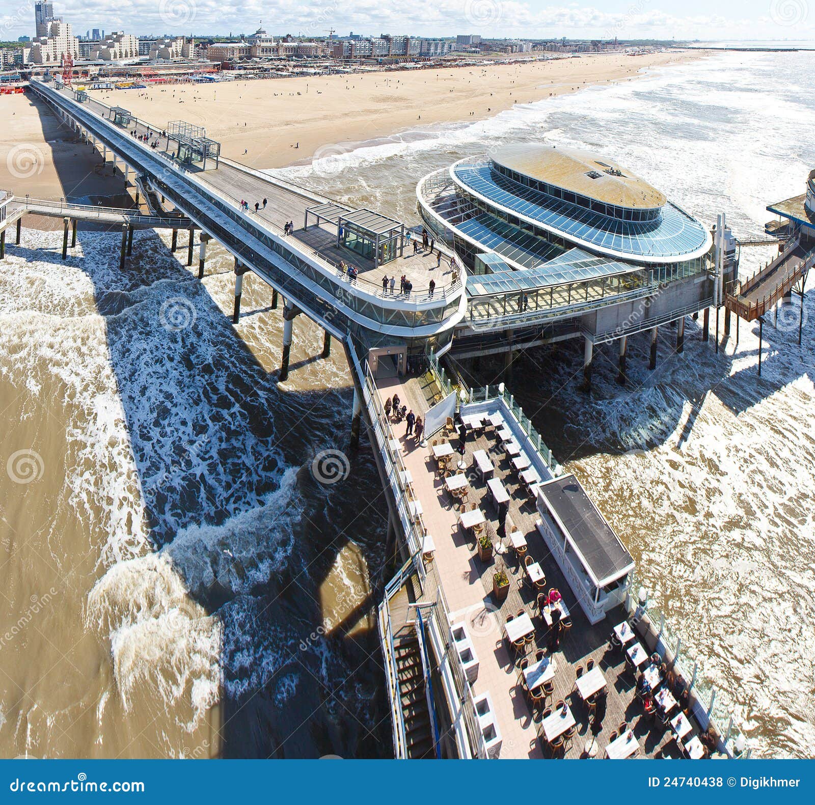 De Pier at Scheveningen stock photo. Image of beach, people - 24740438