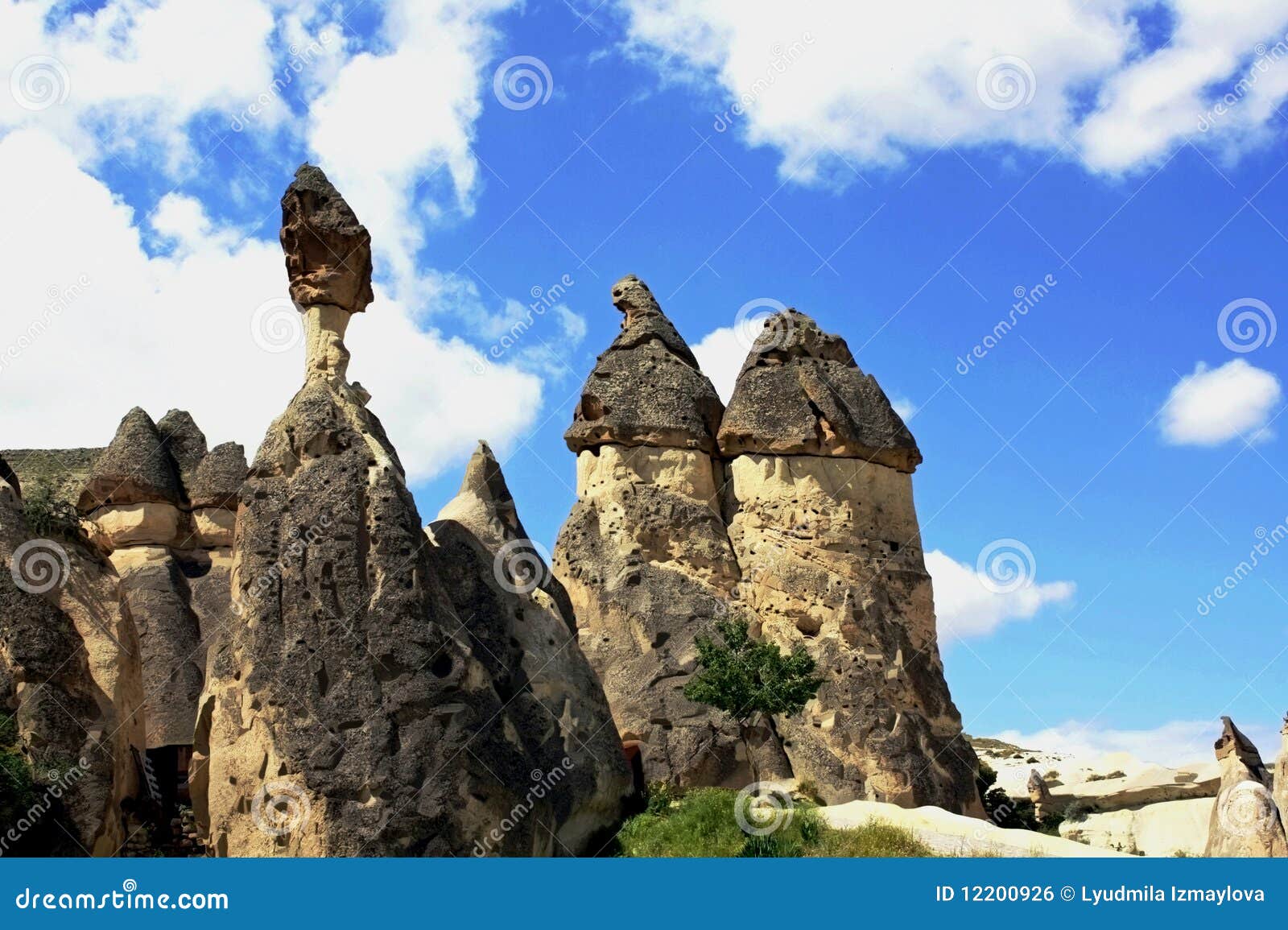 De pijlers van de steen in Cappadocia. De pijlers van de steen in het Nationale Park van Cappadocia. fotografie