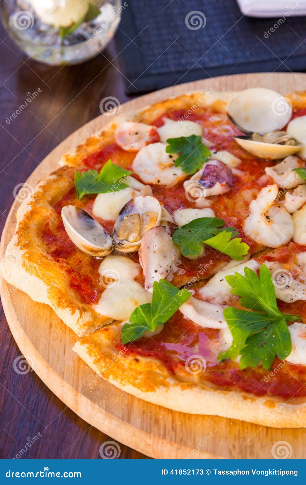 De pizza van zeevruchten stock afbeelding. Image of vlees 41852173