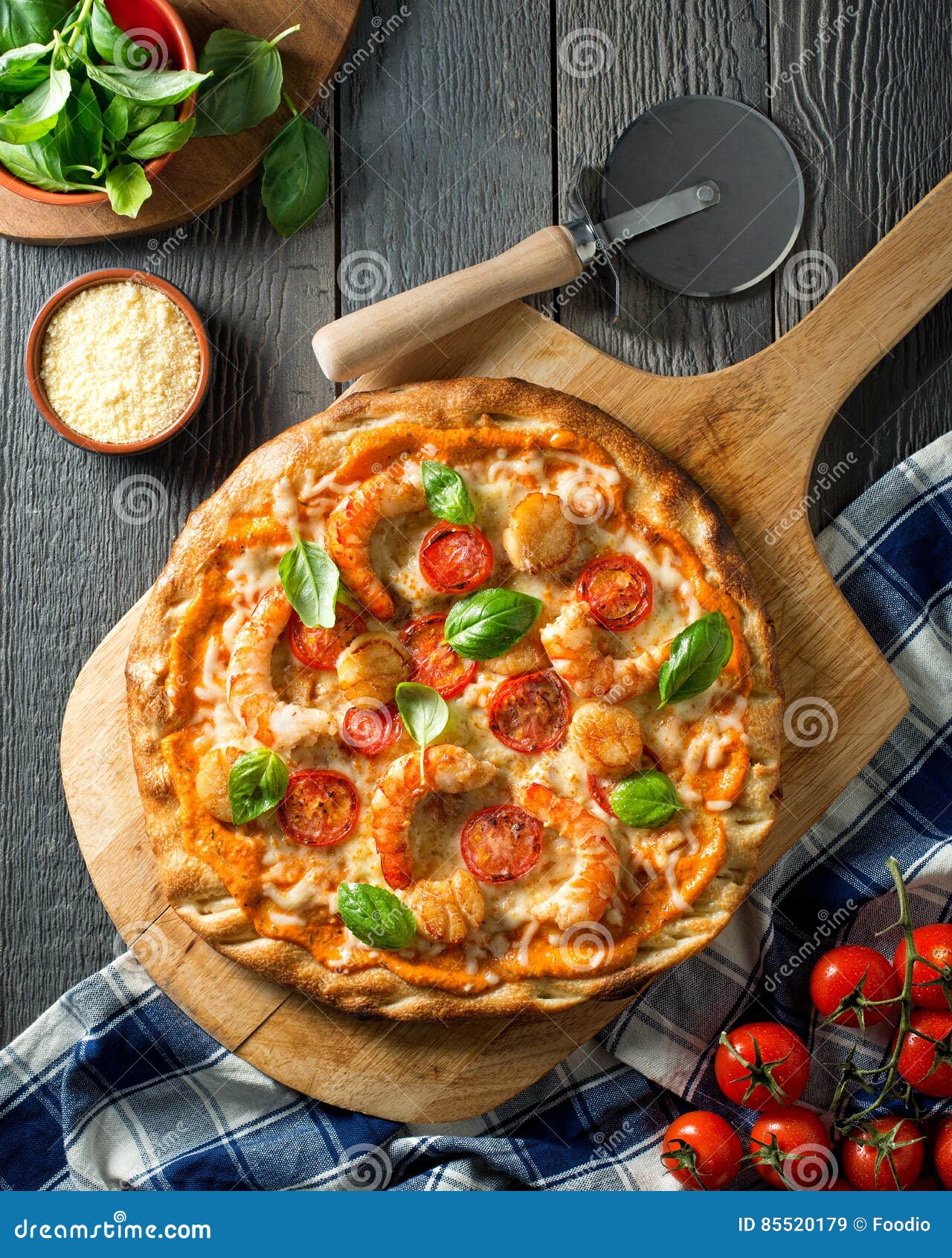 De pizza van zeevruchten stock afbeelding. Image of kaas 85520179