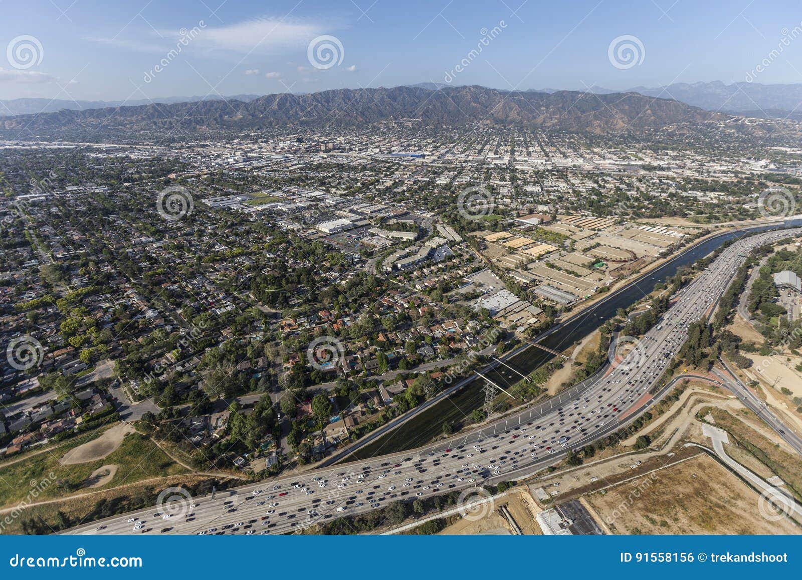 Eenzaamheid Nebu Gang De Rivier Van Ventura Freeway En Van Los Angeles in Burbank Stock Foto -  Image of gemeenschap, verkeer: 91558156