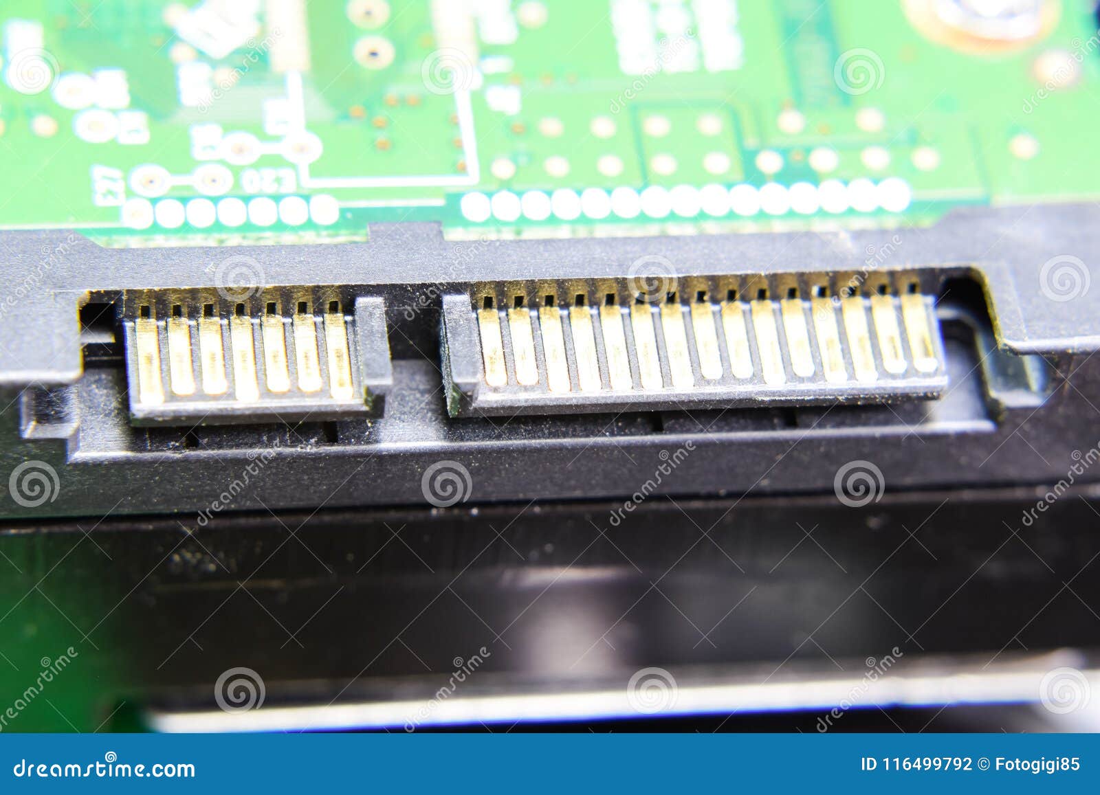 De schakelaar Elektronische raad van de Sata harde aandrijving met elektrocomponenten Elektronika van computerapparatuur