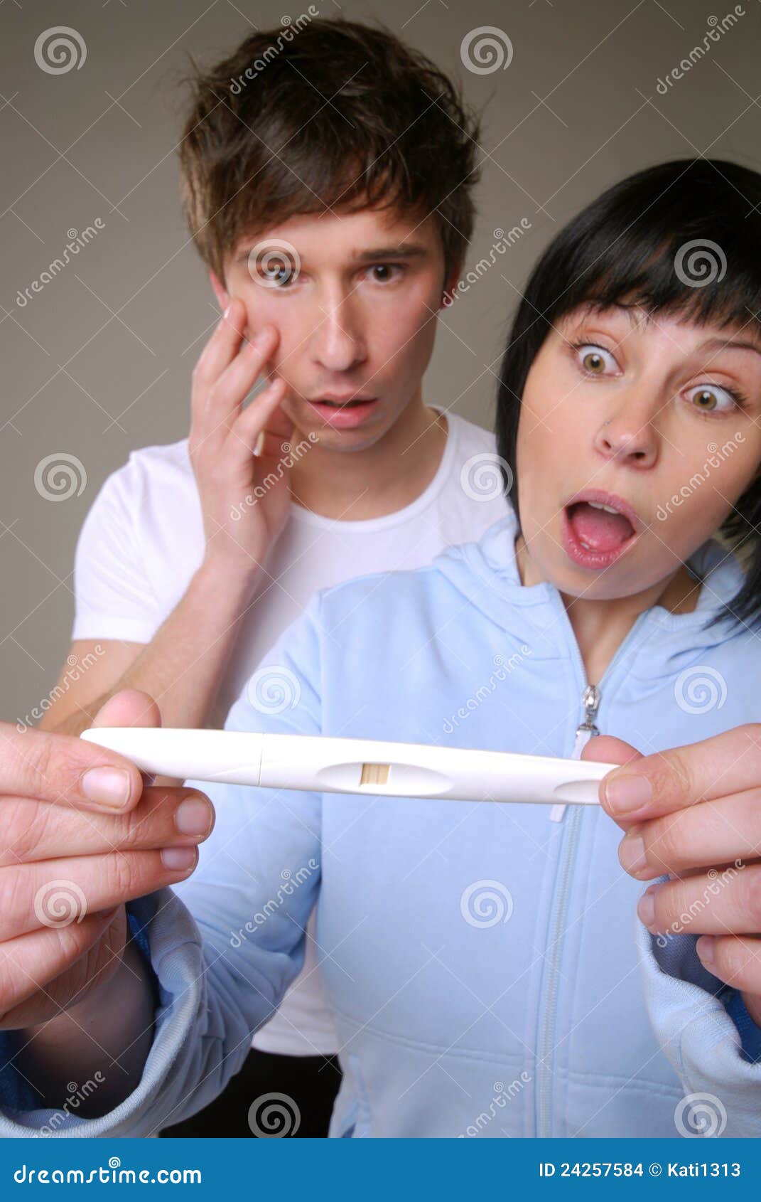 De Test Van De Zwangerschap Stock Foto Image of vreugde, uitziend