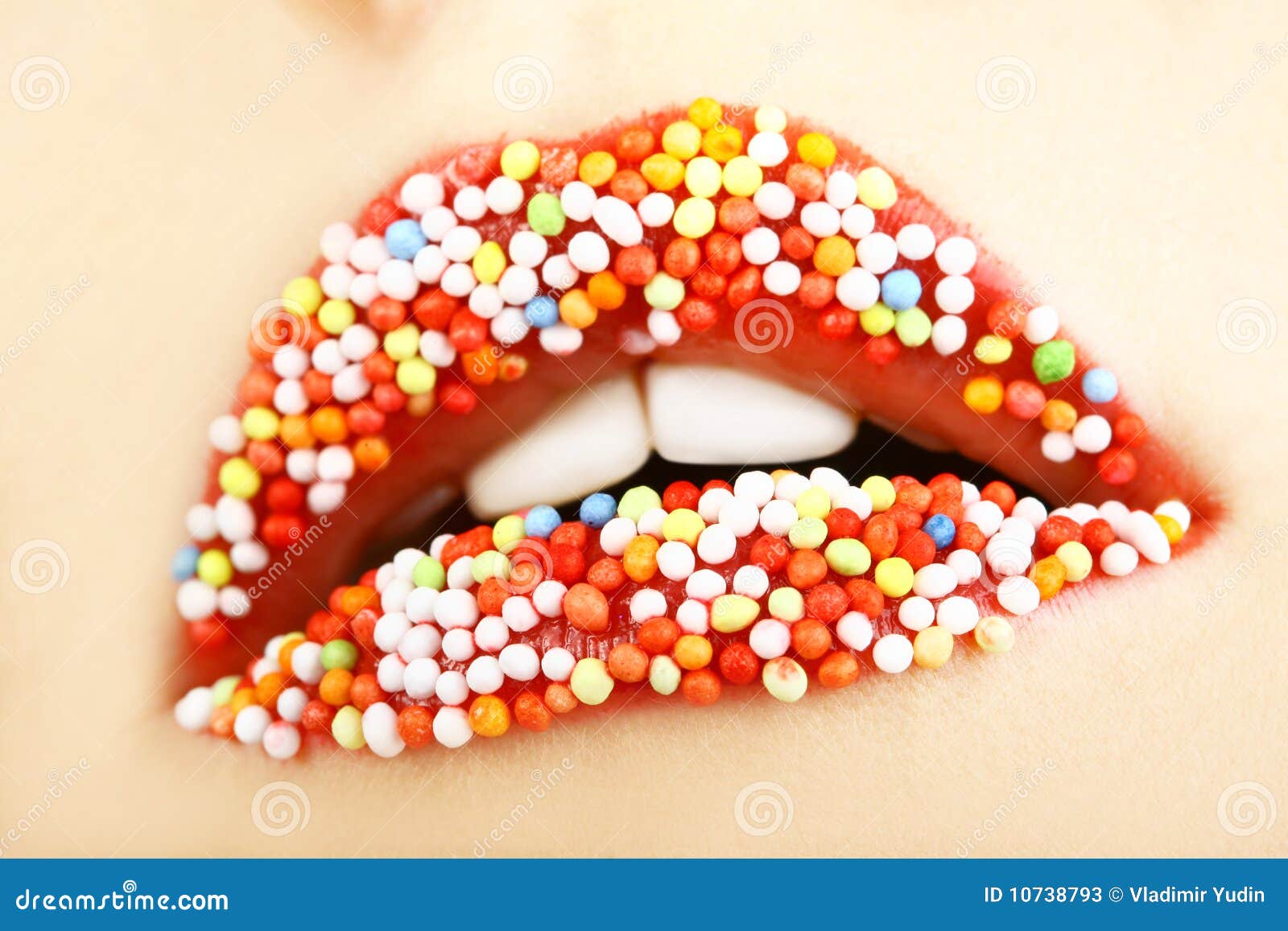 De Tong En De Lippen Van De Vrouw Stock Afbeelding Image of