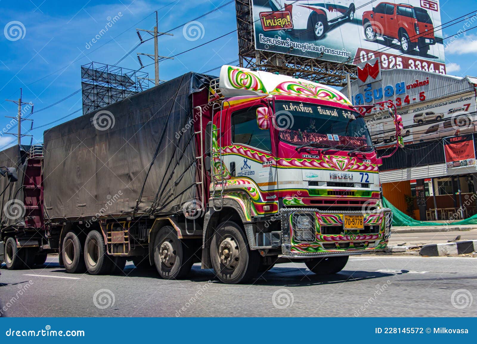 De Vrachtwagen Een Schilderij Versierd Redactionele Fotografie - Image vracht, cabine: 228145572