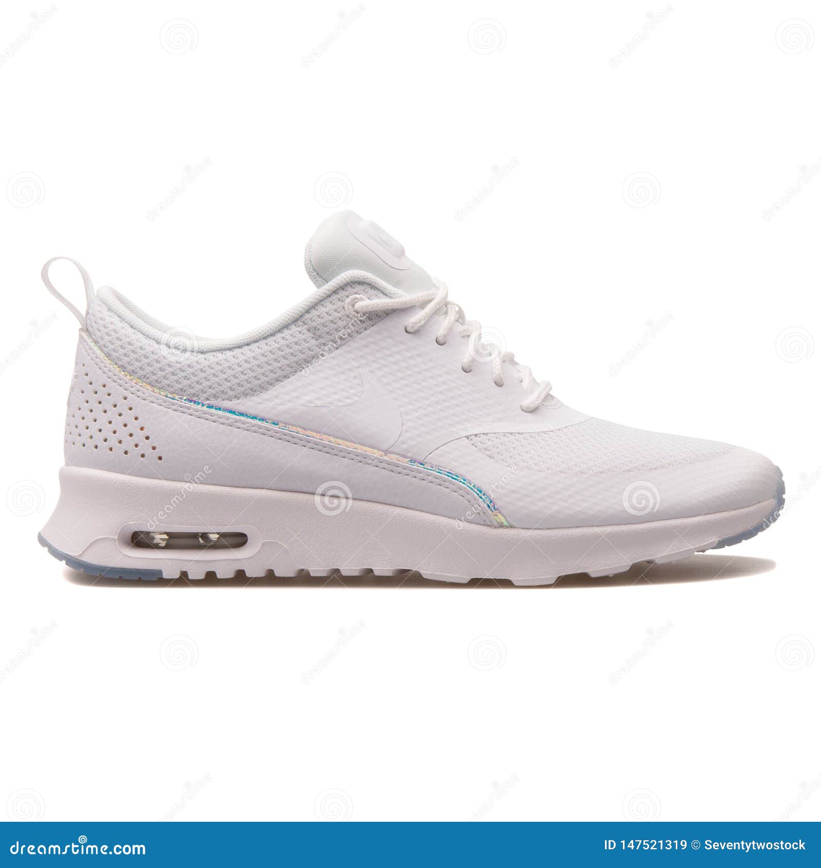Witte Tennisschoen Van Nike Air Max Premium Redactionele Stock Afbeelding - Image of maximum, leer: 147521319