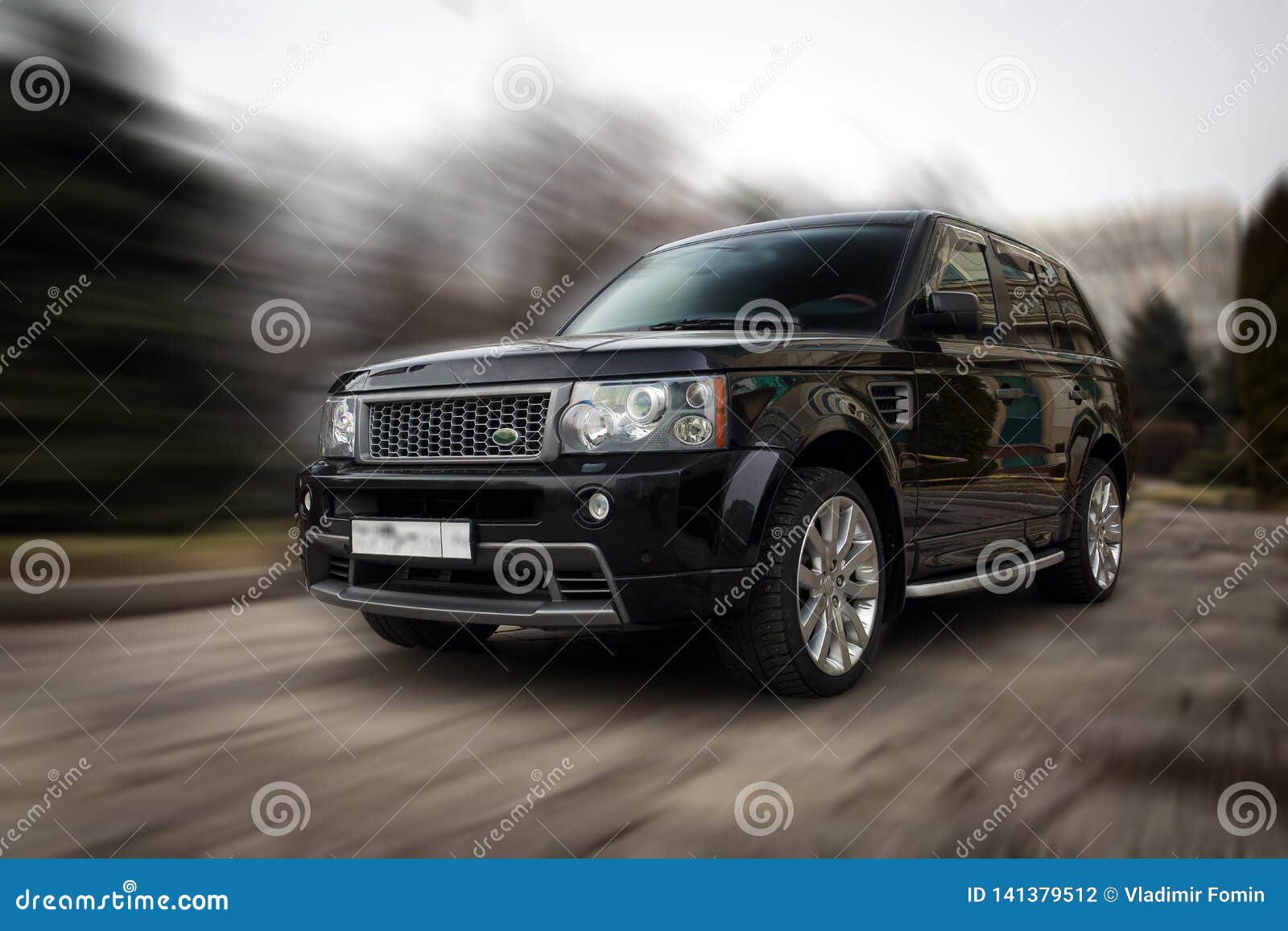 Spiksplinternieuw De Zwarte Auto Van Range Rover Stock Foto - Afbeelding bestaande HN-31