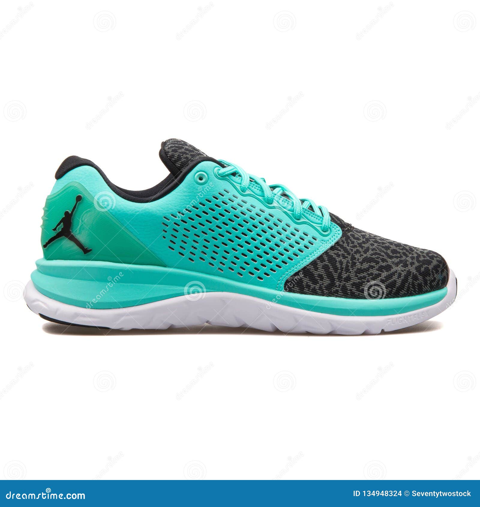 De Zwarte Van Nike Jordan Trainer ST En Munt Groene Tennisschoen Redactionele Stock Afbeelding - Image of apparatuur, 134948324