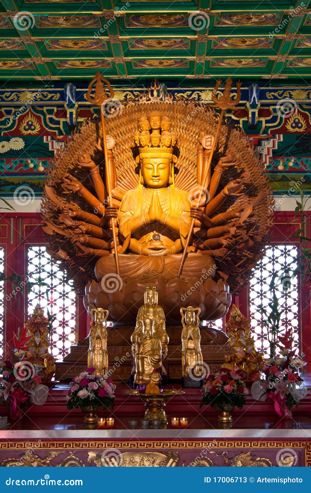 Dea del yin di Guan di misericordia. Dea della statua del yin di Guan di misericordia in tempiale cinese, Bangkok