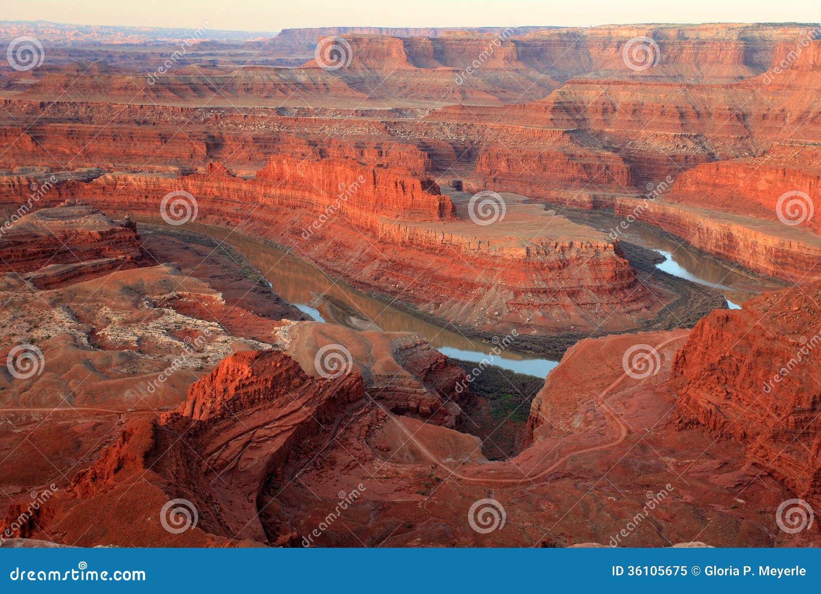 dead horse point - iconic american red rock landscape