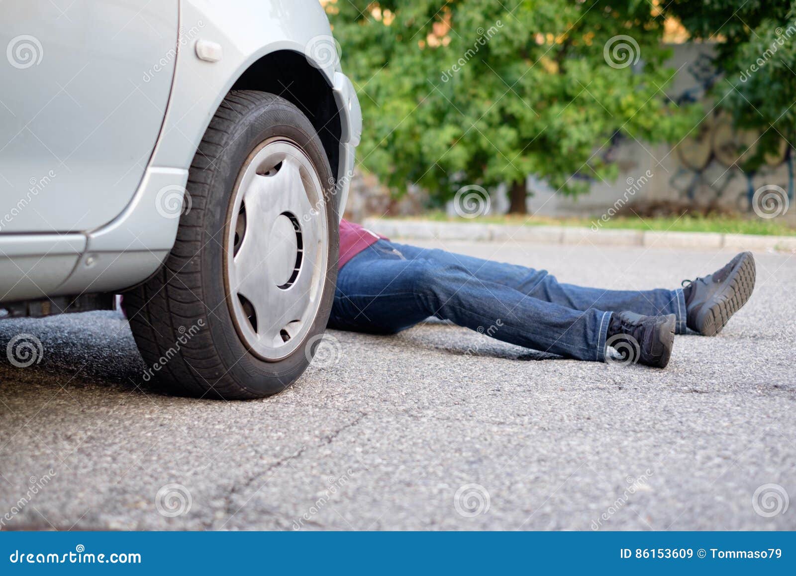 dead pedestrian after a car accident