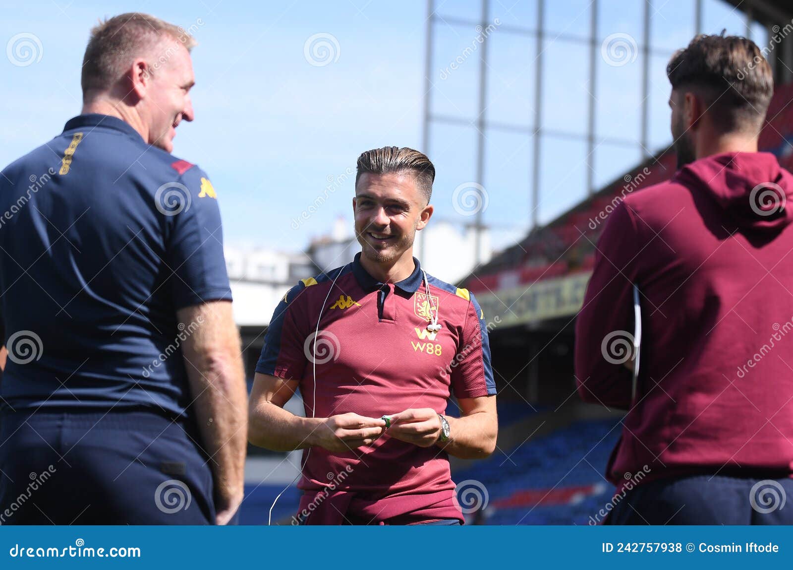 Dean smith e jack grealish foto de stock editorial. Imagem de liga