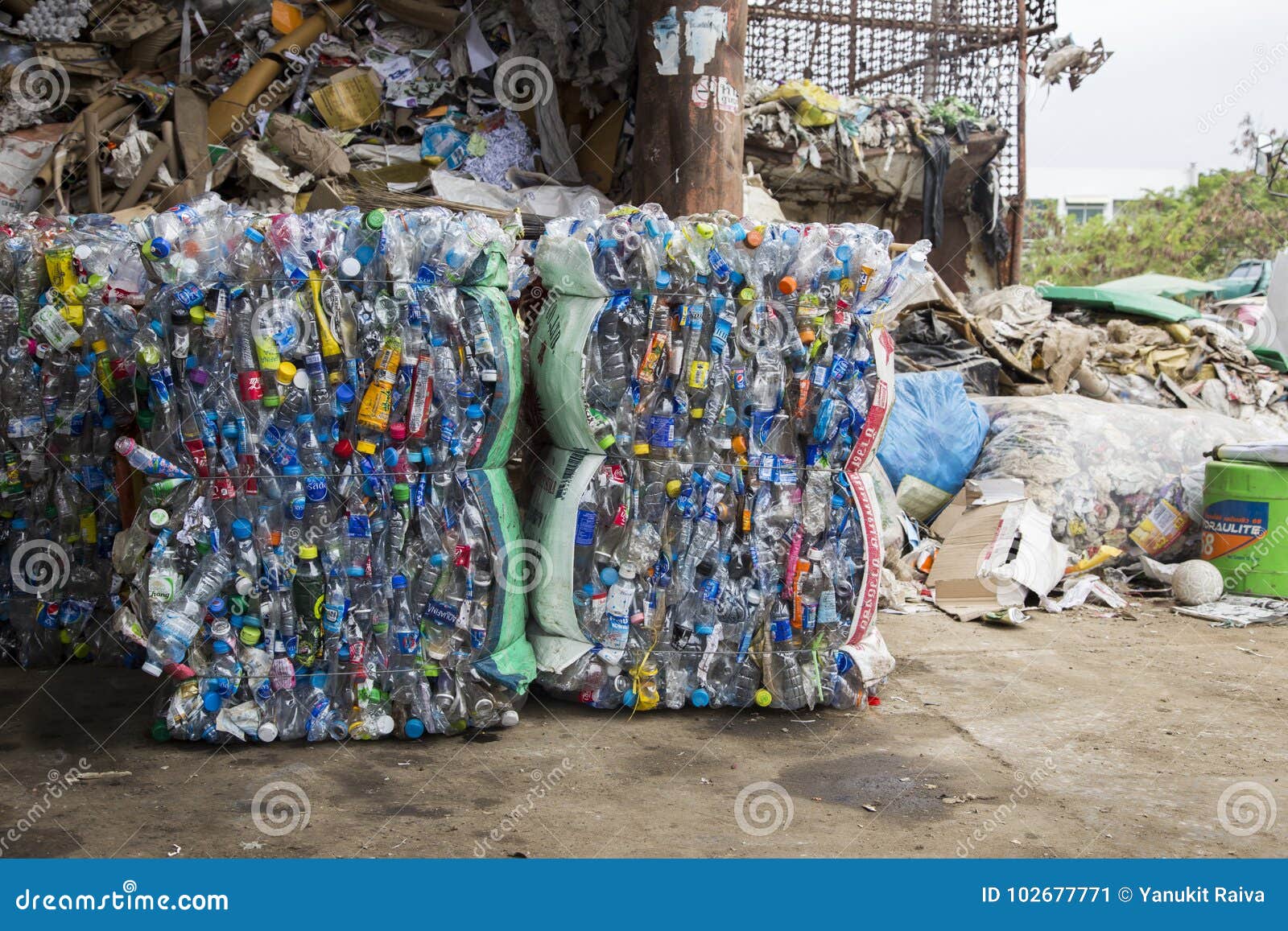 Nieuw Recycle Plastic From Water Bottle Editorial Photo - Image of ZB-55