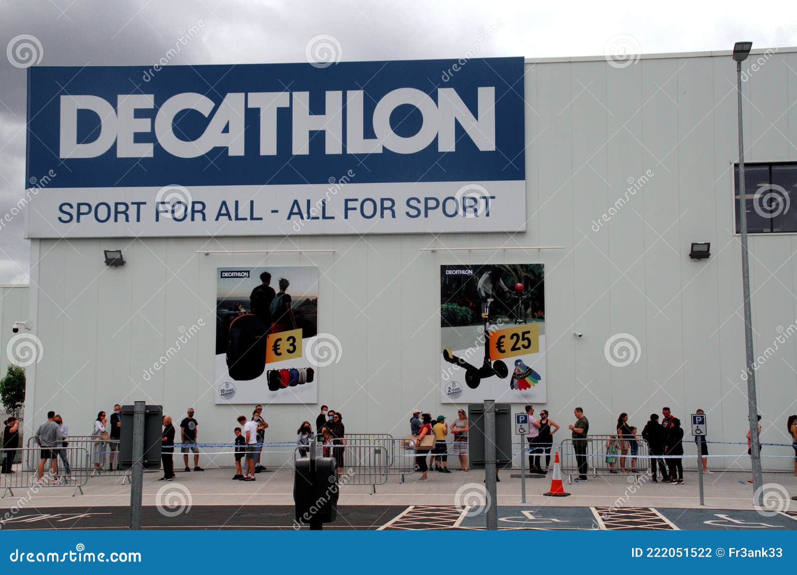 Exterior View Of Decathlon Sporting Goods Store San Francisco Stock Photo -  Download Image Now - iStock