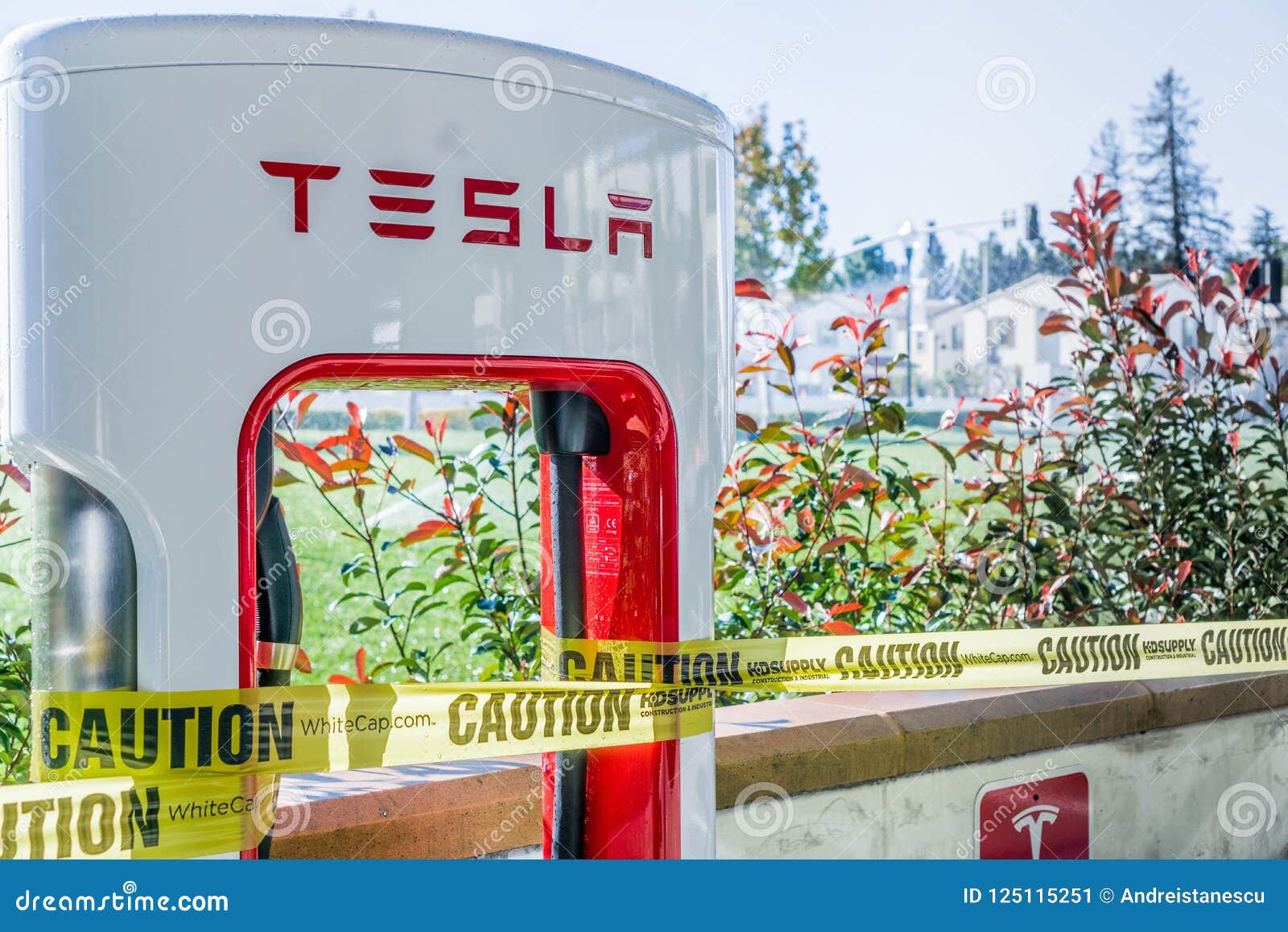 The new Tesla charging station being opened in downtown Sunnyvale, California
