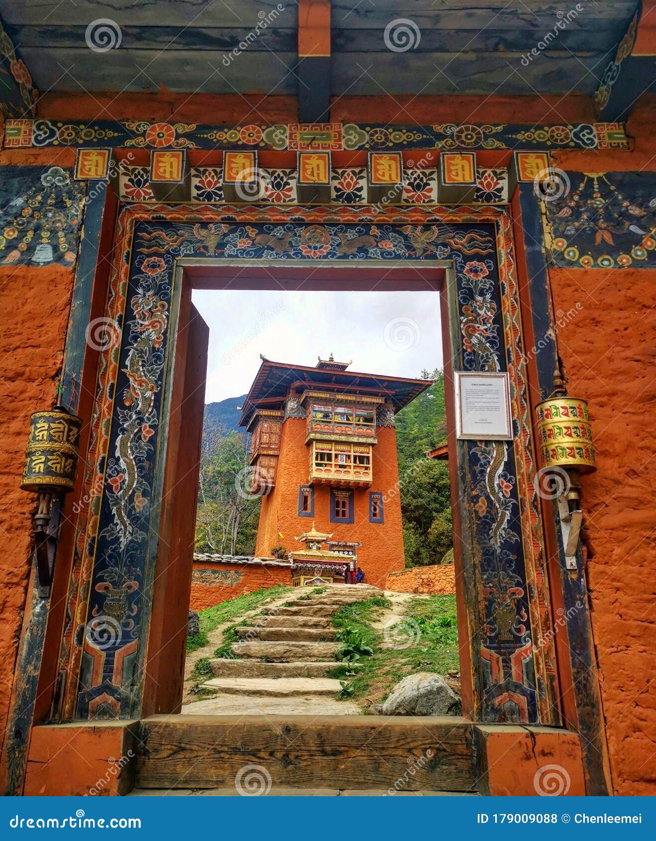 Dechenpu Lhakhang 不丹廷布修道院库存照片 图片包括有正常 本机 专用 一个 Dechenpu Lhakhang 不丹廷布修道院库存照片 图片包括有正常 本机 专用 一个