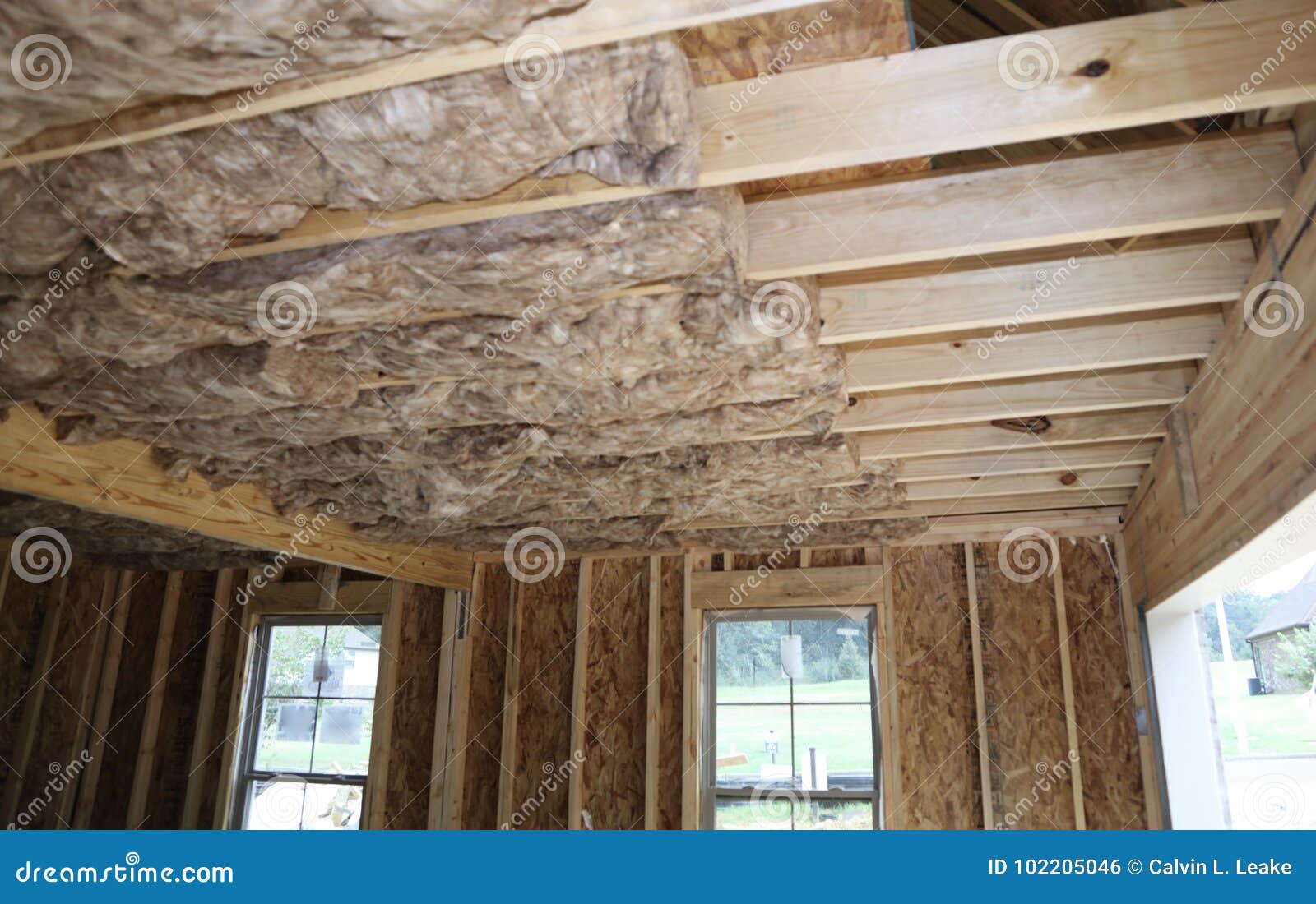 https://thumbs.dreamstime.com/z/decken-isolierung-im-neuen-haus-102205046.jpg