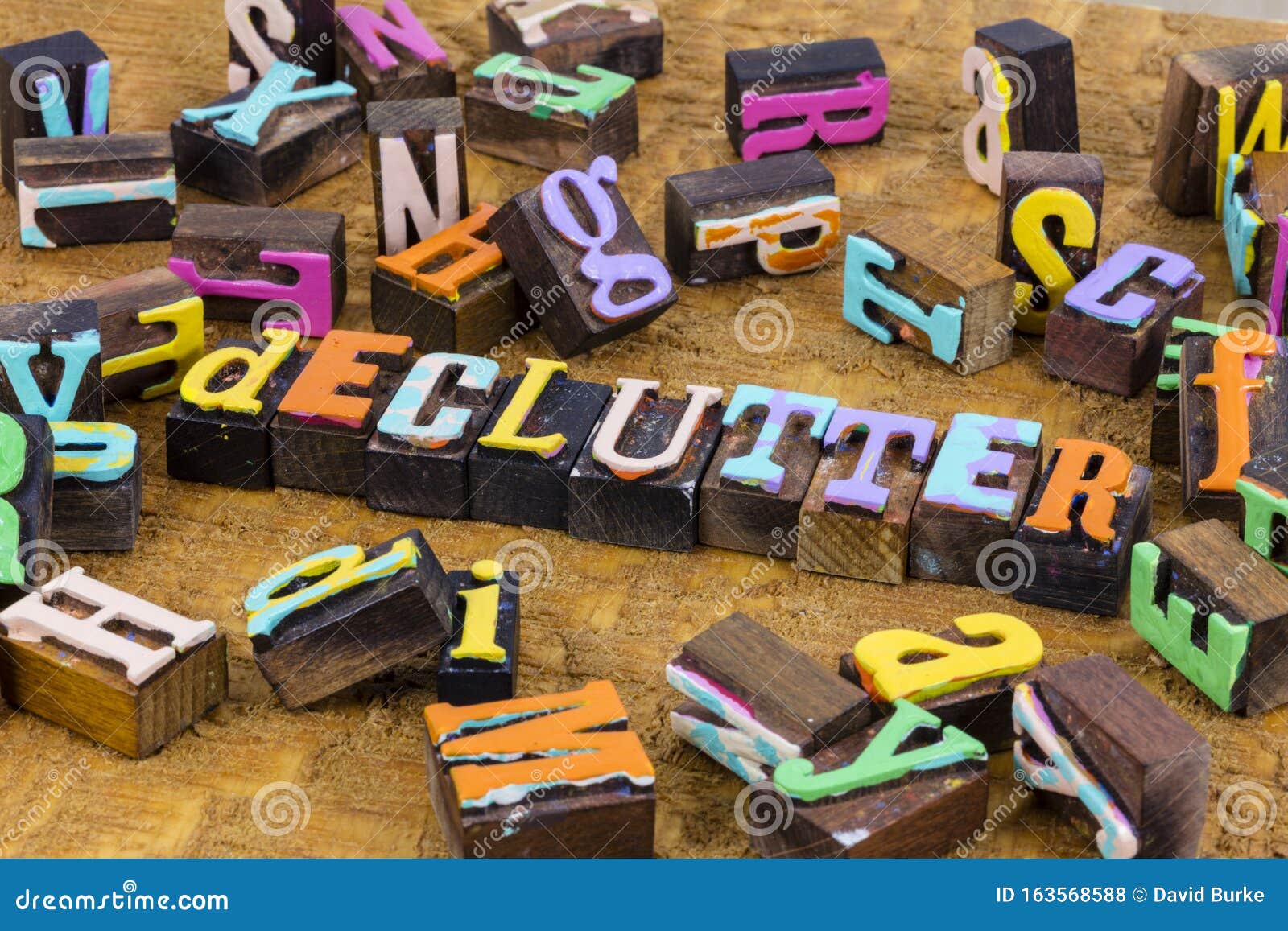 declutter clutter organize life simplify messy random minimalism