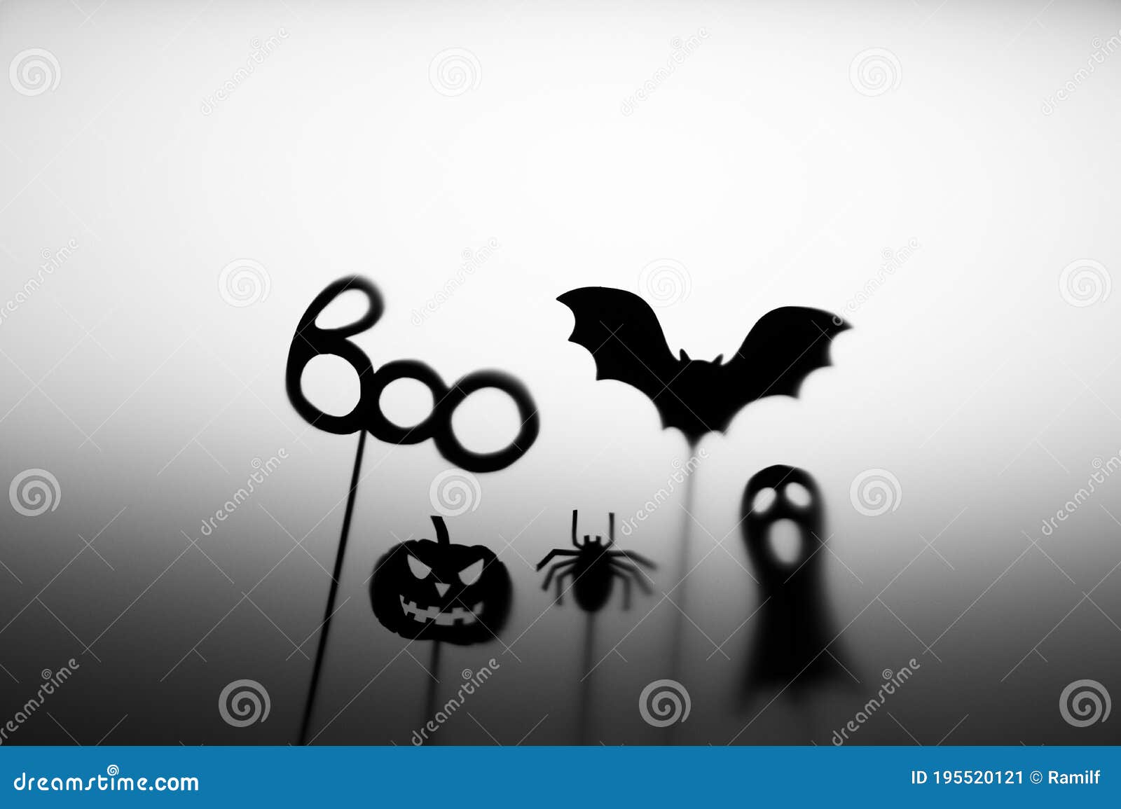 Bruxas, Abóboras, morcegos, fantasmas, aranhas e muitos outras figuras  simbólicas a…
