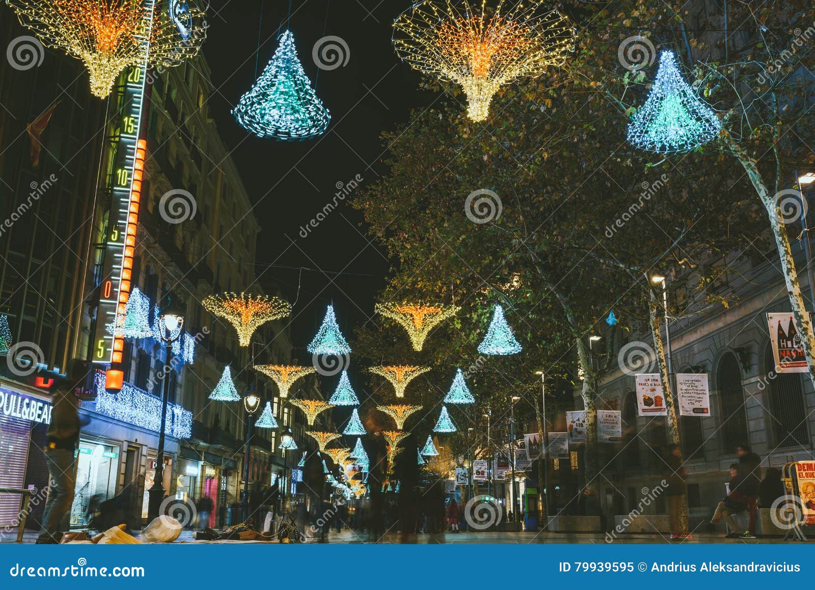 Decorações Do Natal Em Barcelona, Espanha Imagem Editorial - Imagem de  cenas, cidade: 79939595