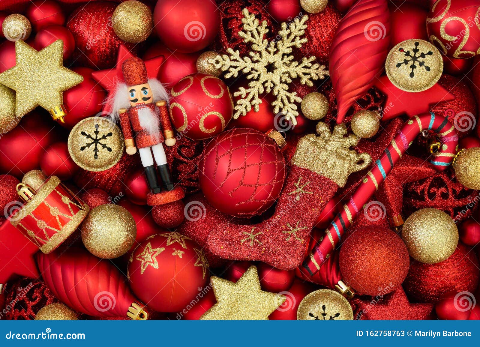 en cualquier sitio Manifestación Suponer Decoraciones En Baudible De árbol De Navidad Rojo Y Dorado Imagen de  archivo - Imagen de cretino, caramelo: 162758763
