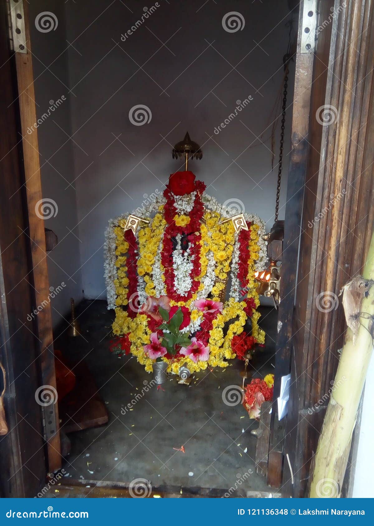 Decorated lord shiva linga stock photo. Image of pooja - 121136348