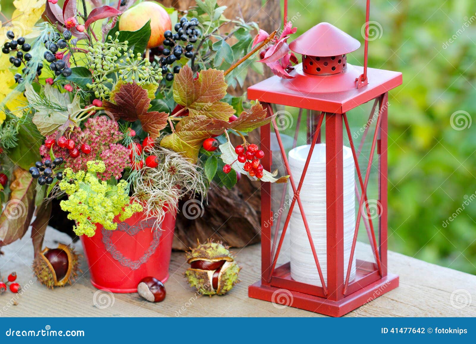 Decorazione del terrazzo in autunno fotografia stock immagine ... Pavimento decorazione Terrazzo
