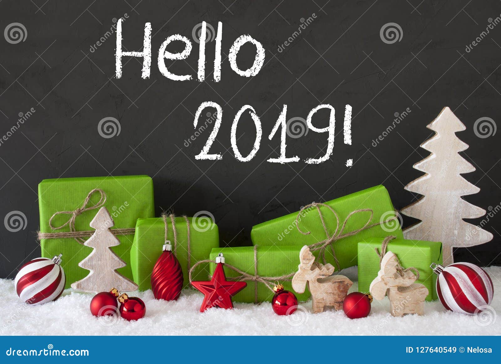 Regali Di Natale In Inglese.Decorazione Di Natale Cemento Neve Testo Inglese Ciao 2019 Immagine Stock Immagine Di Sfera Cemento 127640549