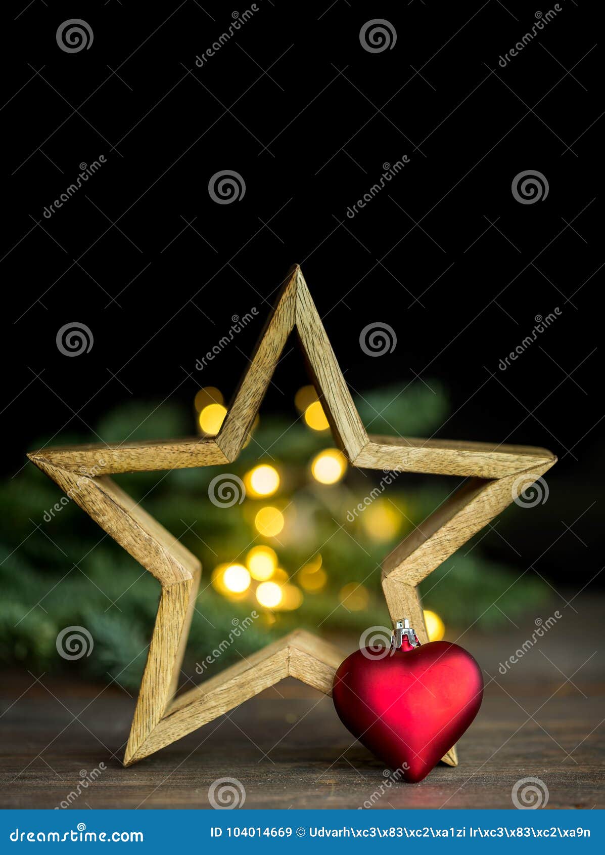 Luci Di Natale A Stella.Decorazione Di Natale Con La Stella E Le Luci Di Legno Immagine Stock Immagine Di Background Natale 104014669