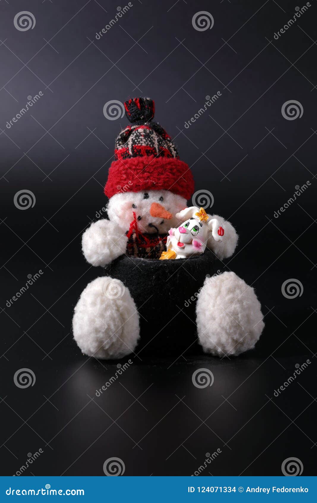 Cartoni Animati Sul Natale.Decorazioni Di Natale Personaggi Dei Cartoni Animati Sul Tema Del Nuovo Anno Fotografia Stock Immagine Di Natale Motore 124071334