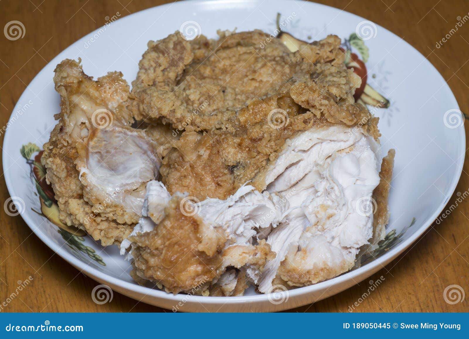 deep fried crispy spice chicken meat.