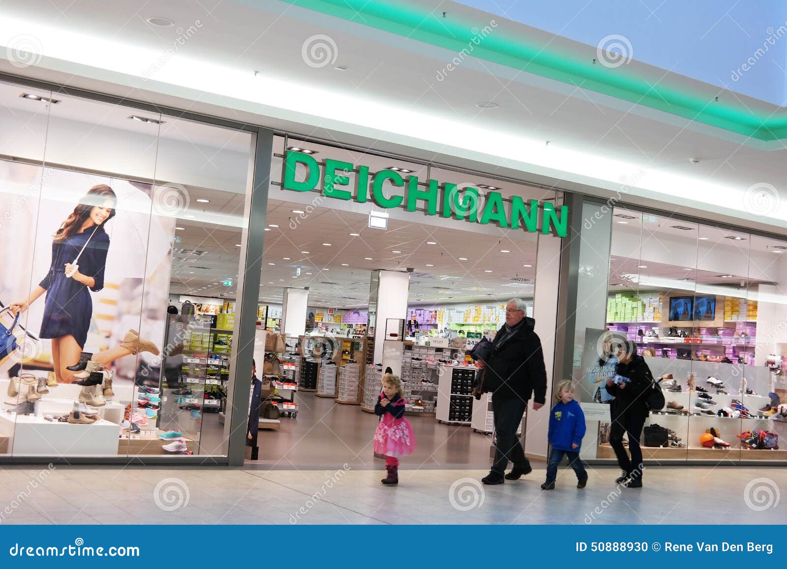 metallisk metallisk bjærgning Deichmann Shoe Store Stock Photos - Free & Royalty-Free Stock Photos from  Dreamstime