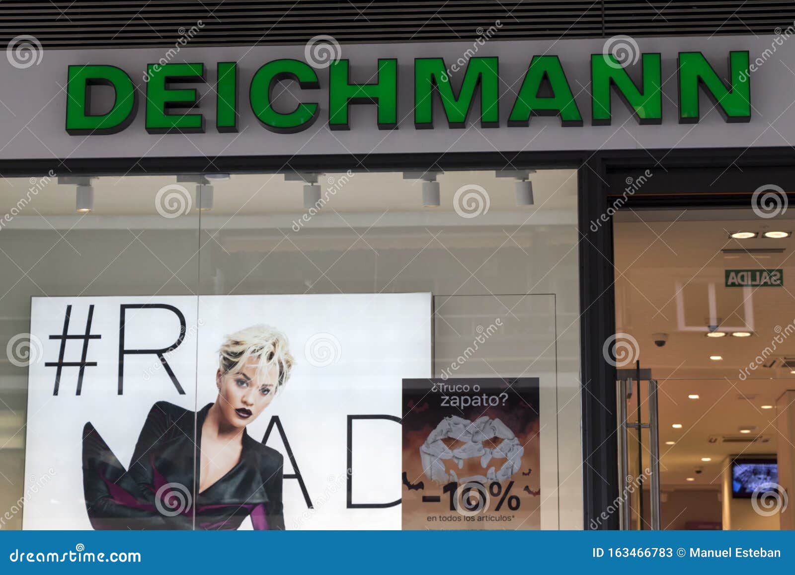 Æble Indsigtsfuld Døds kæbe Deichmann Logo and Rita Ora on Deichmann Store Editorial Stock Photo -  Image of outdoors, shoes: 163466783