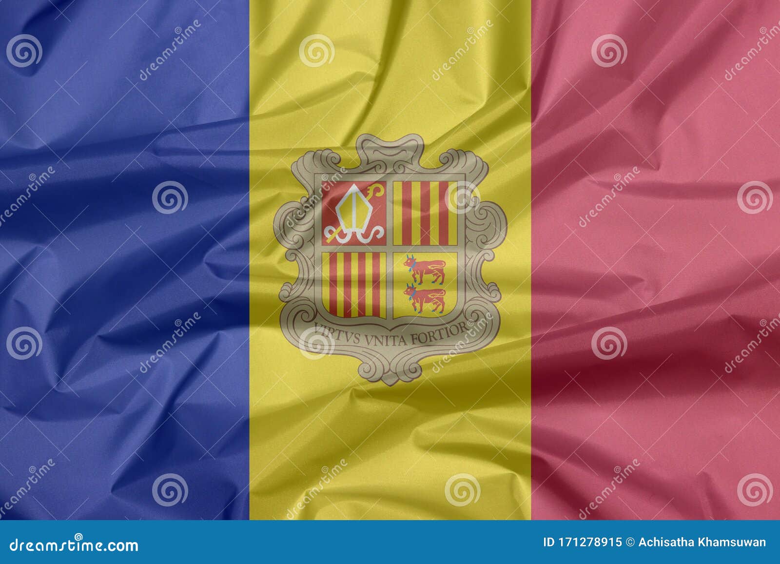 Dekking Van De Vlag Van Andorra Verticale Kleur Van Blauw Geel En Rood Met De Nationale Wapenlaag Stock of stof, rood: 171278915