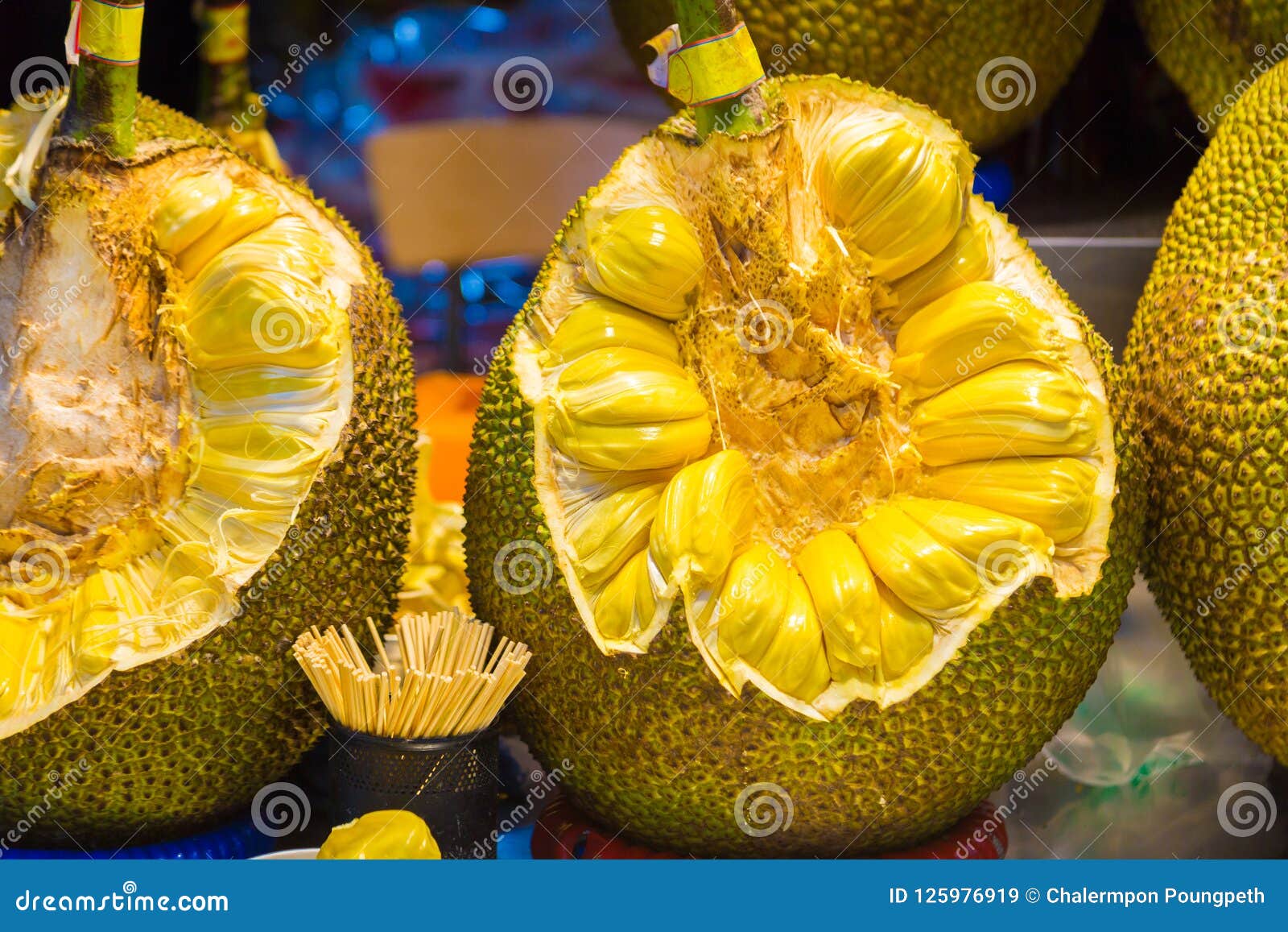 Del Corte Jackfruit Grande Que Muestra La Parte Interior Imagen de