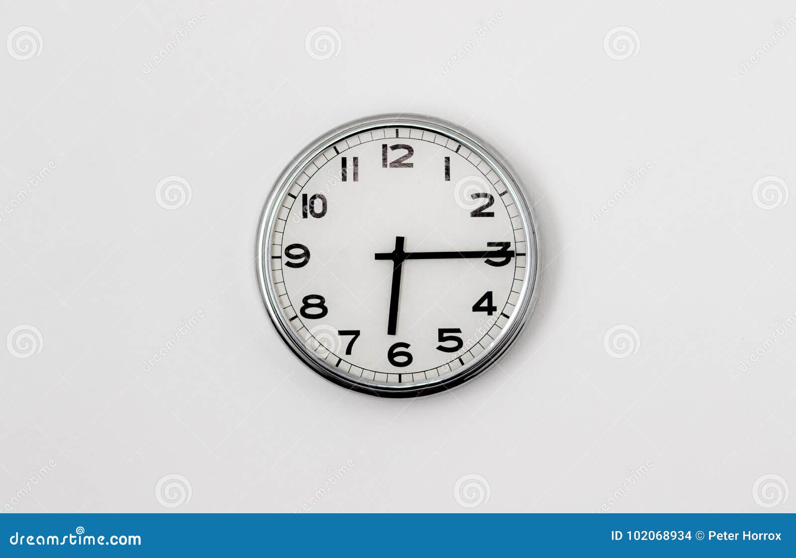 fenómeno Animado femenino 6:15 del reloj foto de archivo. Imagen de forma, concepto - 102068934