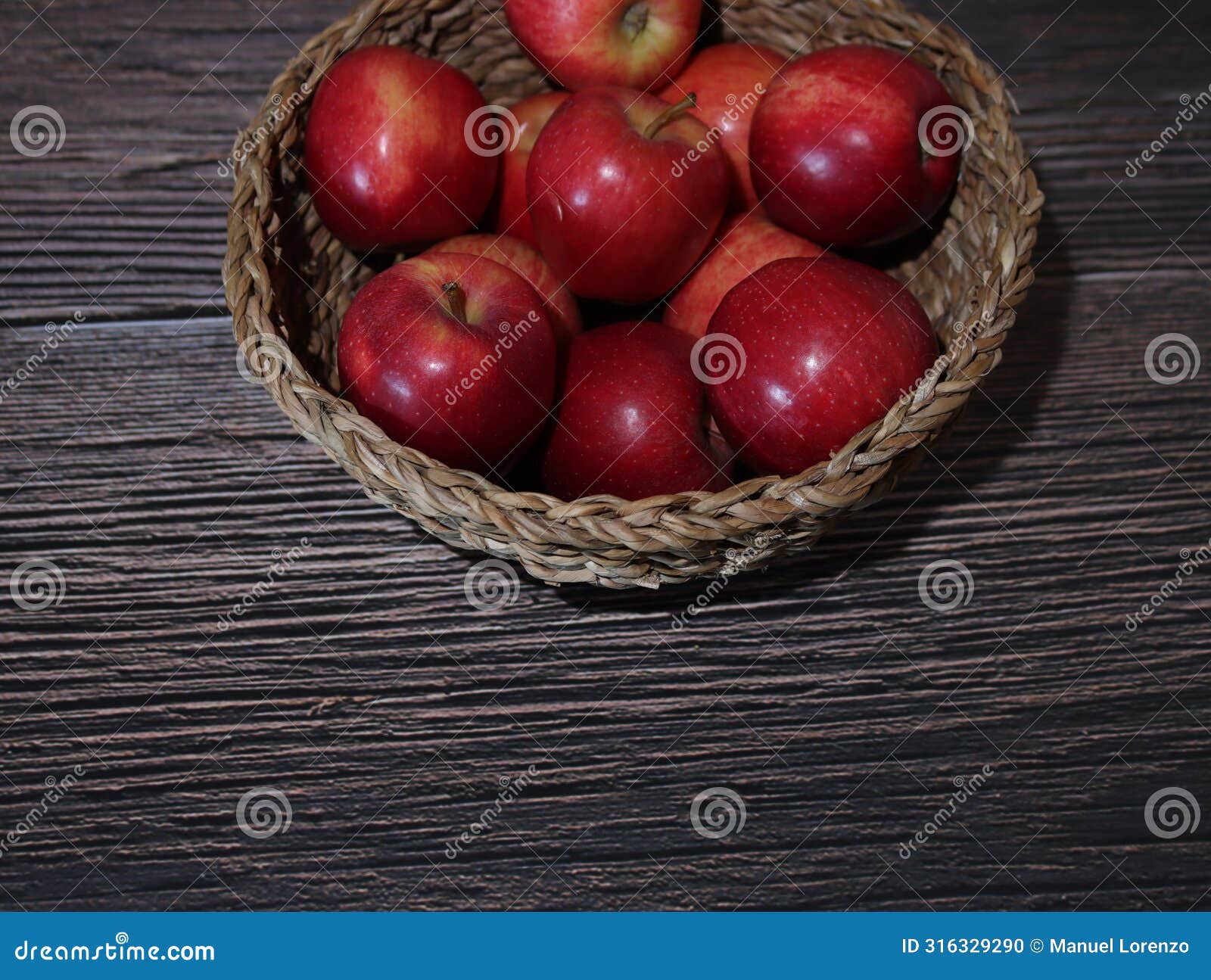 delicious appetizing red apples natural fruit delicacy