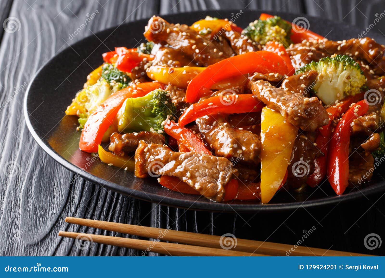 Delicious Asian Teriyaki Beef with Red and Yellow Bell Peppers, Stock ...