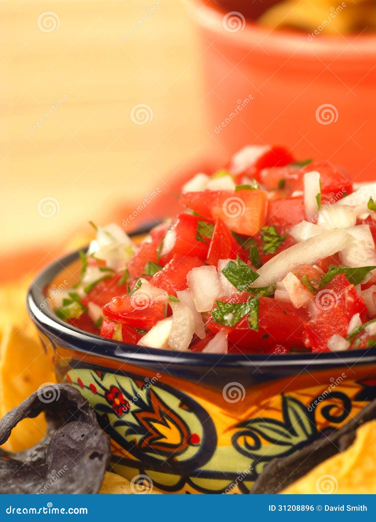 delicious fresh pico de gallo salsa and chips