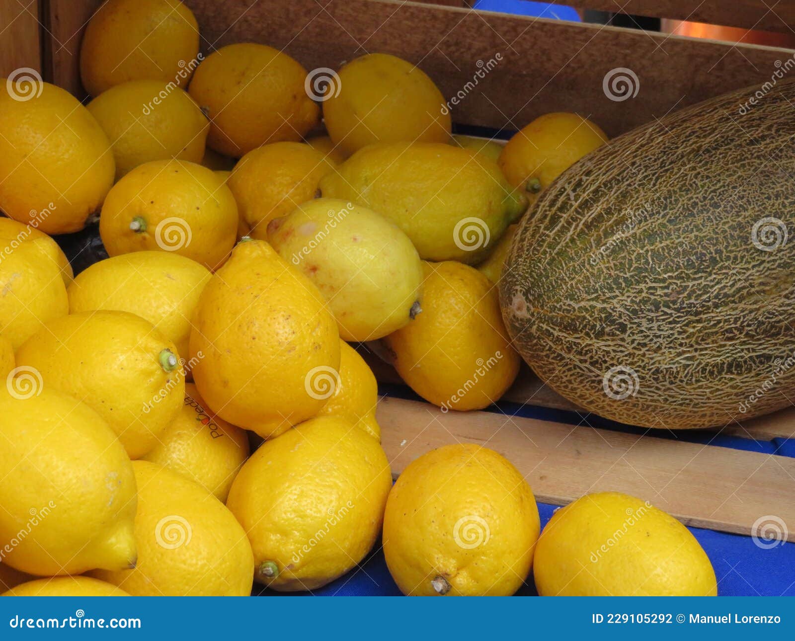 delicious natural fruit lemons melons flavors colors aromas