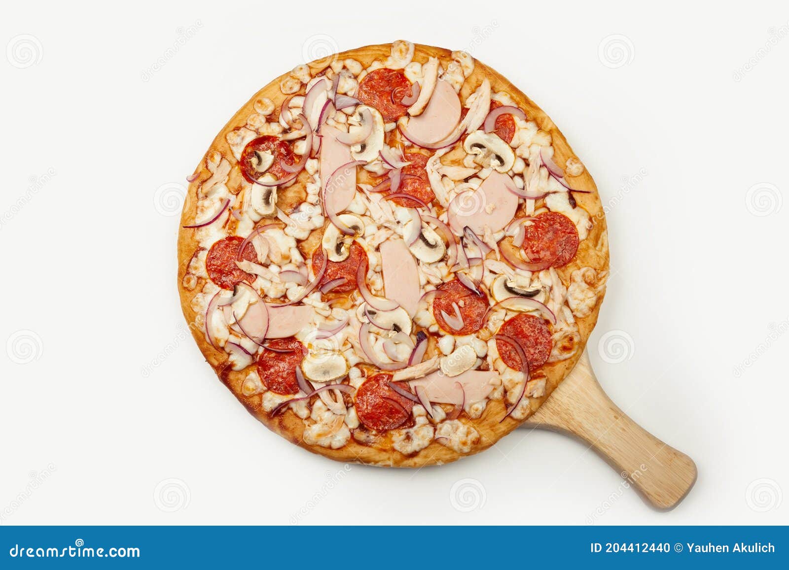 Delicious Pizza q Sauce Mozzarella Cheese Ham Pepperoni Smoked Chicken Mushrooms Red Onion Close Up Restaurant Stock Photo Image Of Baked Barbecue