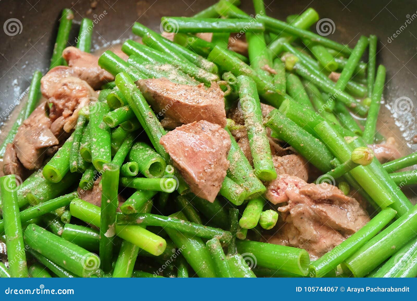 Liver And Chinese Chive Stir Fry Delicious Stir Fried Garlic Chives with Chicken Livers Stock Image - Image of drink, liver: 105744067